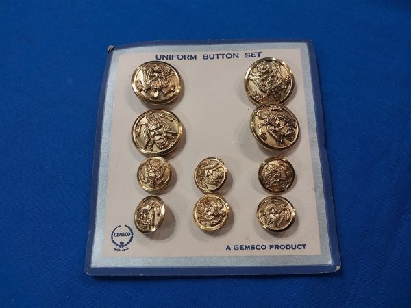 world-war-two-button-set-on-the-original-card-gemsco-manufactured-mint-unissued