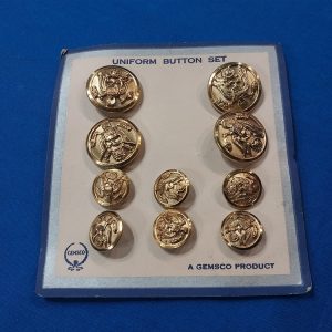 world-war-two-button-set-on-the-original-card-gemsco-manufactured-mint-unissued