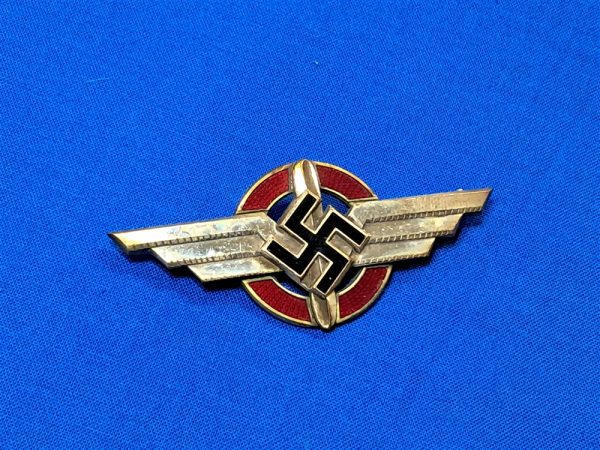 german-world-war-two-d-l-v-flyers-club-cap-badge-enamel-swastika-on-wings