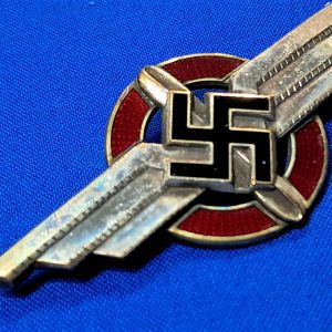 german-world-war-two-d-l-v-flyers-club-cap-badge-enamel-swastika-on-wings