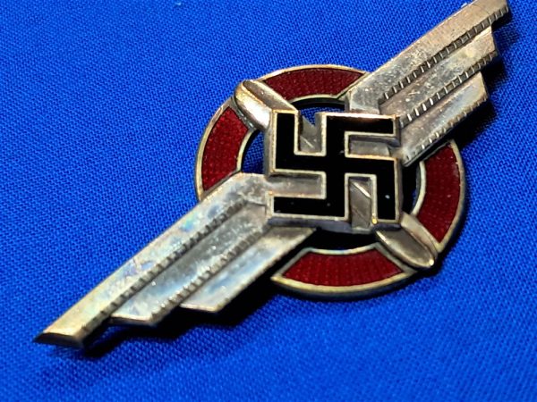 german-world-war-two-d-l-v-flyers-club-cap-badge-enamel-swastika-on-wings