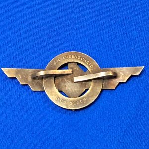 german-world-war-two-d-l-v-flyers-club-cap-badge-enamel-swastika-on-wings