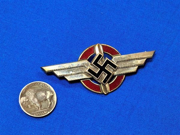 german-world-war-two-d-l-v-flyers-club-cap-badge-enamel-swastika-on-wings