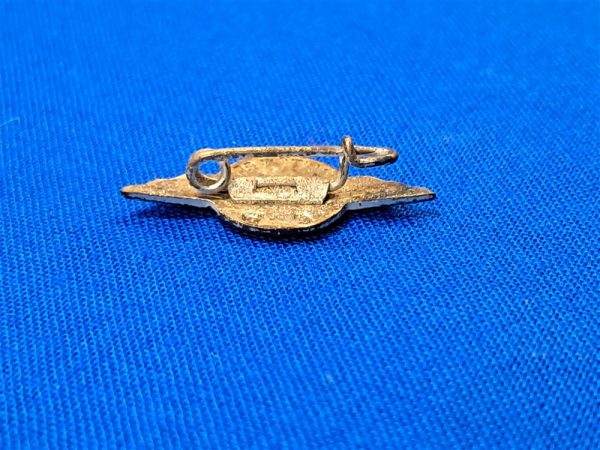 world-war-two-german-d-l-v-membership-pin-small-with-great-enamel-insignia-maker-marked-on-back