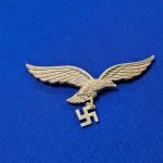 world-waar-two-luftwaffe-visor-cap-eagle-by-assmann-with-1938-date-code-on-back-aluminum-constructed