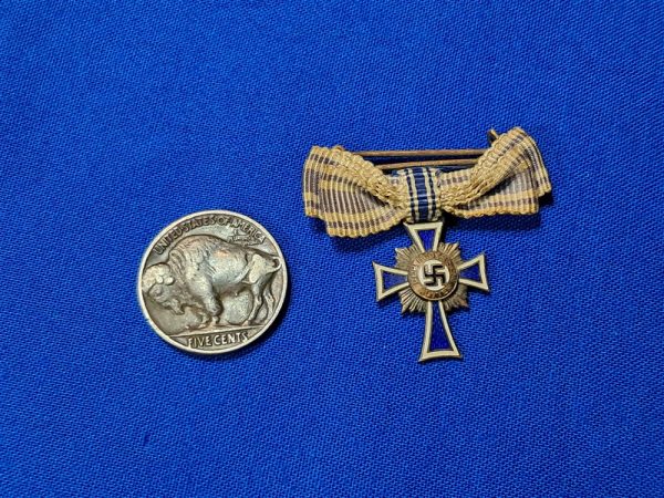 world-war-two-german-mothers-cross-in-bronze-level-miniature-with bow-tie-small-ribbon-and-pin