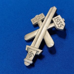 world-war-two-german-party-socialist-tinnie-pin-1935-dated-gau-essen-10-year-anniversary-sword