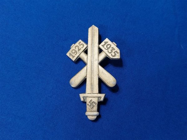 world-war-two-german-party-socialist-tinnie-pin-1935-dated-gau-essen-10-year-anniversary-sword