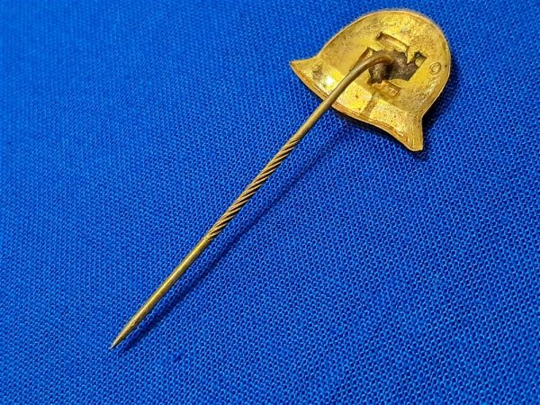 german-world-war-two-stick-pin-veteran-helmet-swastika-supporter-gold