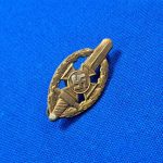 world-war-two-german-n-s-k-o-v-member-badge-in-bronze-with-original-pin-and-maker-marked