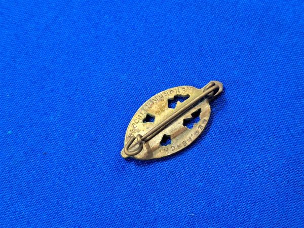 world-war-two-german-n-s-k-o-v-member-badge-in-bronze-with-original-pin-and-maker-marked