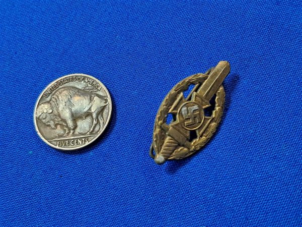 world-war-two-german-n-s-k-o-v-member-badge-in-bronze-with-original-pin-and-maker-marked