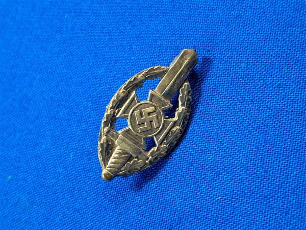 world-war-two-german-n-s-k-o-v-member-badge-in-with-original-pin-and-maker-marked-silver