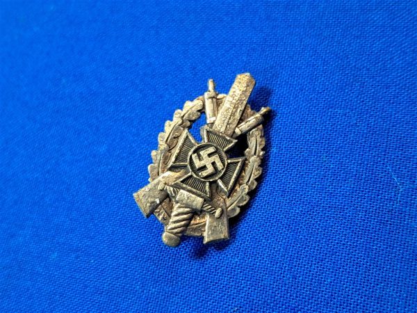 german-world-war-two-n-s-k-o-v-shooting-award-in-silver-membership-maker-marked-badge