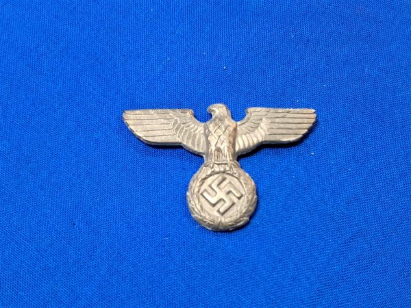 world-war-two-german-riechspost-cap-eagle-in-zinc-no-maker-mark-original-prongs-finish-silver-gone