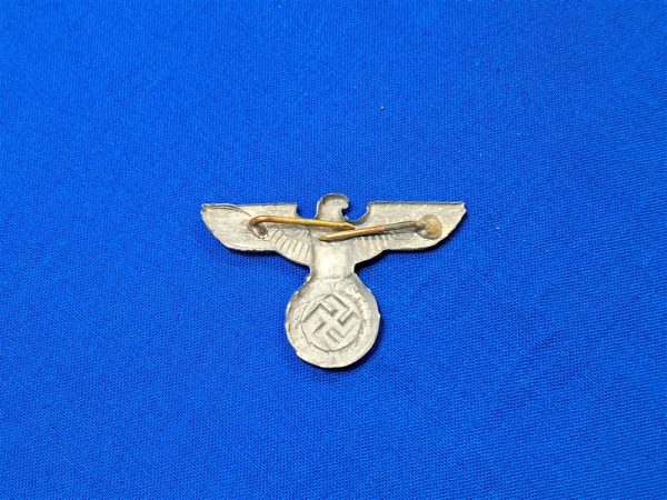 world-war-two-german-riechspost-cap-eagle-in-zinc-no-maker-mark-original-prongs-finish-silver-gone