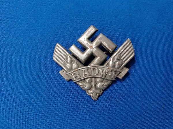 german-world-war-two-rad-womans-youth-pin-membership-finish-is-at-loss-original-condition