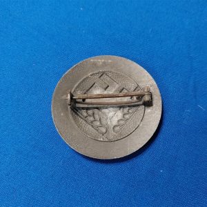 world-war-two-german-womans-RAD-group-rank-pin-broach-round-pattern-in-fine-zinc-with-original-pin