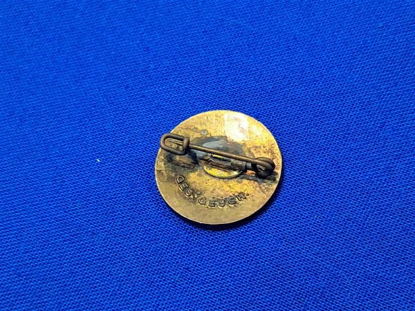 world-war-two-german-r-b-k-membership-pin-for-the-physicaly-disabled-enamel-front-original-pin