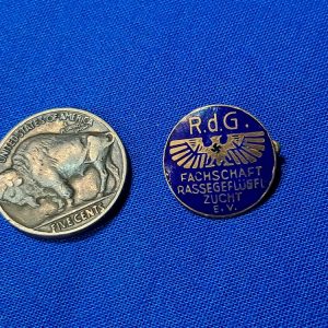 world-war-two-german-association-union-for-chicken-breeding-pin-mambership-enamel