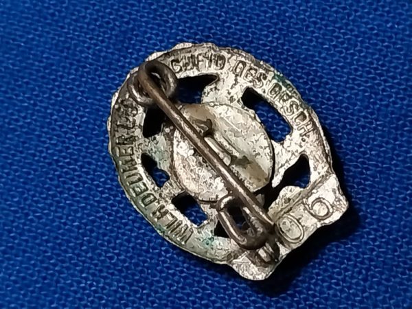 german-world-war-two-youth-sports-pin-badge-in-silver-for-competition-events