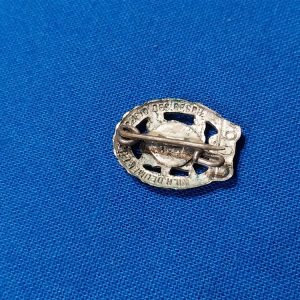 german-world-war-two-youth-sports-pin-badge-in-silver-for-competition-events