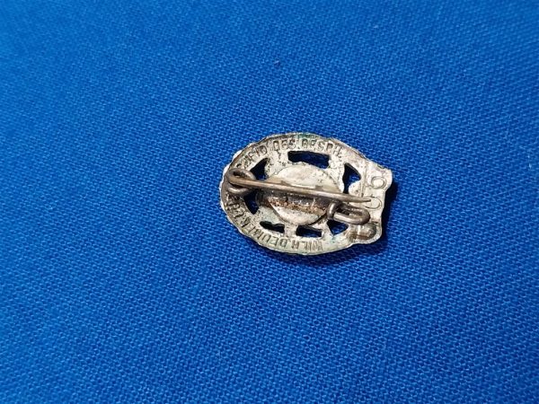 german-world-war-two-youth-sports-pin-badge-in-silver-for-competition-events