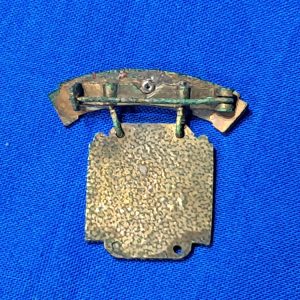 world-war-two-german-shooting-medal-chipped-enamel-pistol-class-eagle-with-swastika-original-pin-on-back