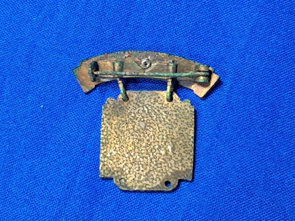 world-war-two-german-shooting-medal-chipped-enamel-pistol-class-eagle-with-swastika-original-pin-on-back