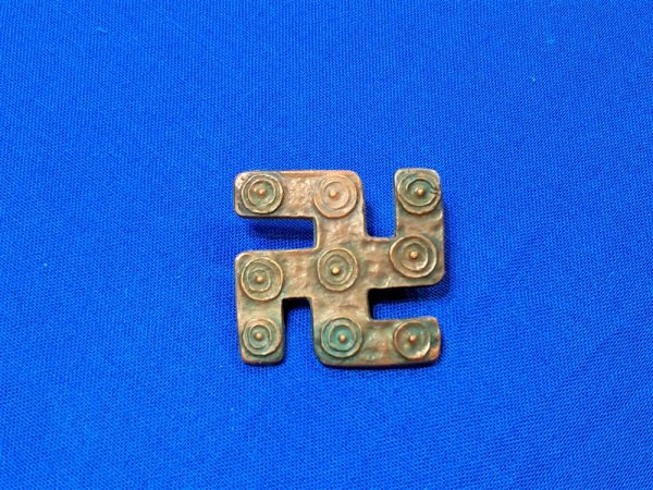 german-world-war-two-klethen-town-n-s-d-a-p-patriotic-badge-bake-lite-material-original-pin-shape-of-swastika