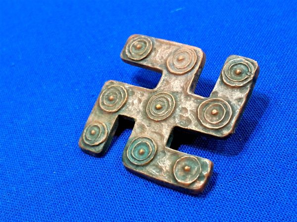 german-world-war-two-klethen-town-n-s-d-a-p-patriotic-badge-bake-lite-material-original-pin-shape-of-swastika