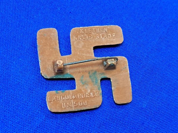 german-world-war-two-klethen-town-n-s-d-a-p-patriotic-badge-bake-lite-material-original-pin-shape-of-swastika