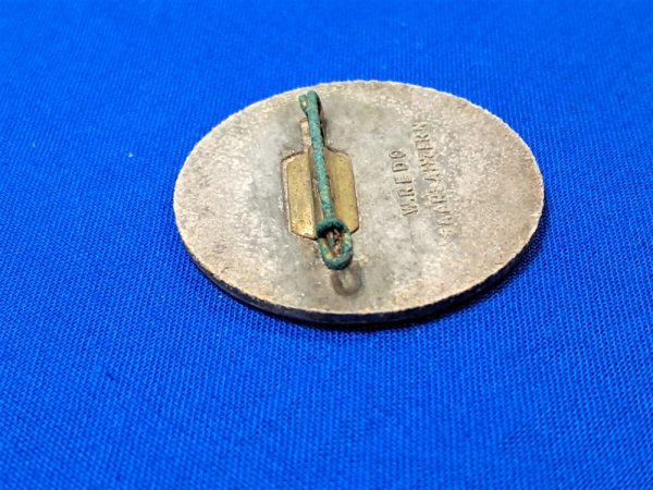 german-world-war-two-reich-part-day-tag-1936-tinnie-with-original-pin-on-back-maker-marked