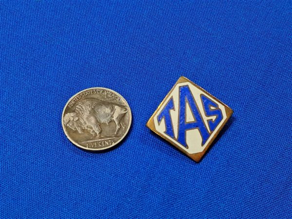 german-world-wr-two-company-employee-pin-and-advertising-enamel-front-company-logo-letters