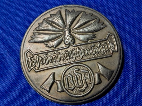 wrold-war-two-german-v-d-a-group-festival-pin-tinnie-for-1935-regaining-lost-lands-abroad