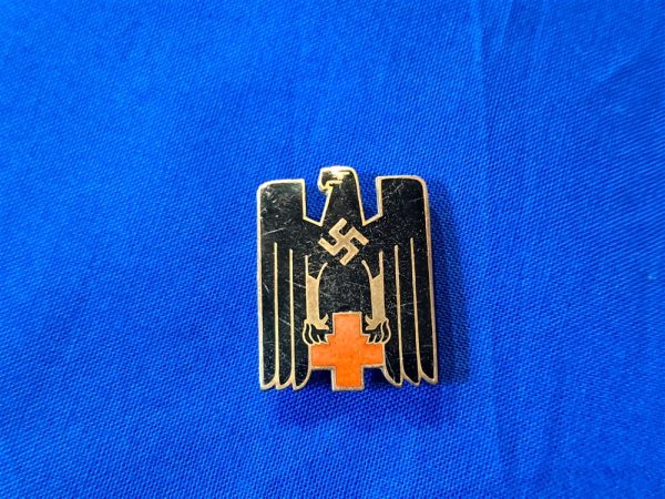 1st-pattern-d-r-k-red-cross-german-world-war-two-ca-hat-insignia-pion-original-back-prongs