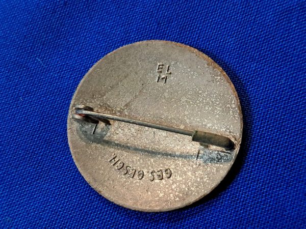 german-world-war-two-red-cross-d-r-k-pin-helper-broach