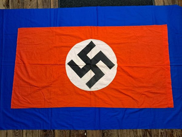 german-world-war-two-street-pennant-n-s-d-a-p-party-state-medium-size-great-condition-nazi-veteran-bring-back