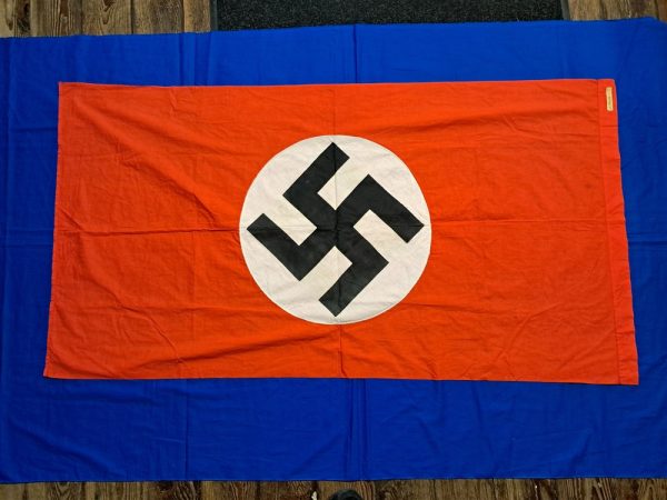 german-world-war-two-street-pennant-n-s-d-a-p-party-state-medium-size-great-condition-nazi-veteran-bring-back