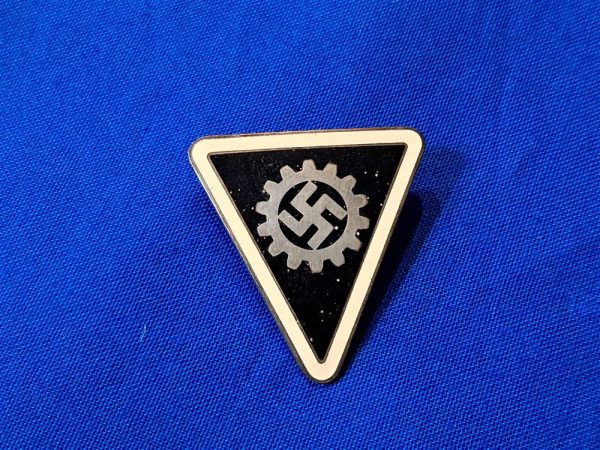 kries-staff-level-leaders-membership-pin-german-world-war-two-womans-auxiliary-type-bordered-rzm-marked