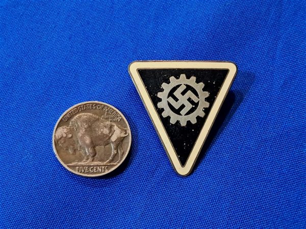 kries-staff-level-leaders-membership-pin-german-world-war-two-womans-auxiliary-type-bordered-rzm-marked