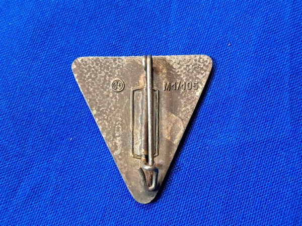 german-world-war-two-frauenschaft-member-auxiliary-member-pin-maker-code-marked