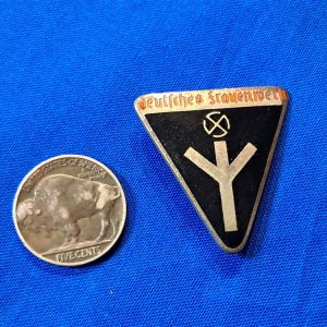 german-world-war-two-frauenschaft-member-auxiliary-member-pin-maker-code-marked