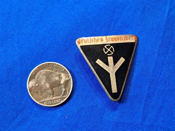 german-world-war-two-frauenschaft-member-auxiliary-member-pin-maker-code-marked