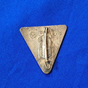 3rd-pattern-german-world-war-two-frauenschaft-member-pin-enamel-with-maker-code-and-r-z-m-mark