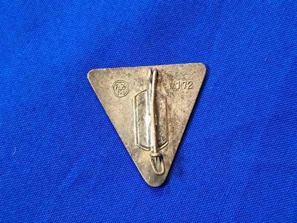 3rd-pattern-german-world-war-two-frauenschaft-member-pin-enamel-with-maker-code-and-r-z-m-mark