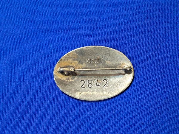 german-world-war-two-sisterhood-nurses-pin-1st-pattern-oval-enamel-excellent-condition-numbered