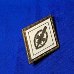 german-world-war-two-n-s-k-o-v-honor-badge-kries-level-gold-excellent-condition-good-enamel