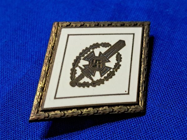 german-world-war-two-n-s-k-o-v-honor-badge-kries-level-gold-excellent-condition-good-enamel