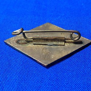 german-world-war-two-n-s-k-o-v-honor-badge-ort-level-gold-excellent-condition-good-enamel